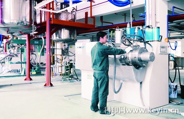 新東方油墨逆流而上 以科研繪宏圖_協(xié)會(huì)院校_科印印刷網(wǎng)